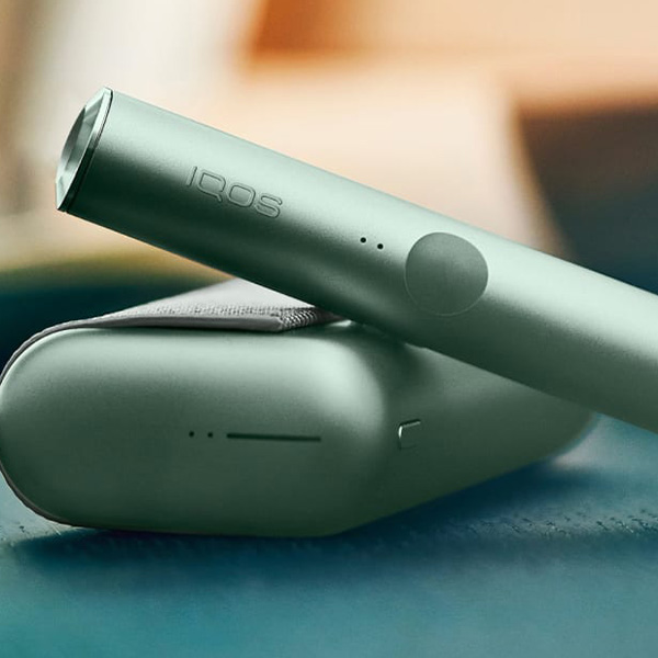 IQOS ILUMA Prime Pocket charger charging