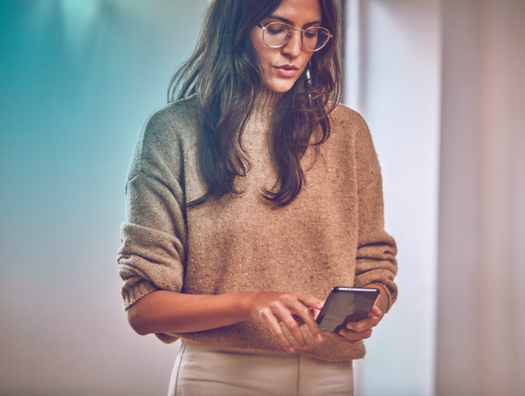 Woman checking her IQOS coach tips